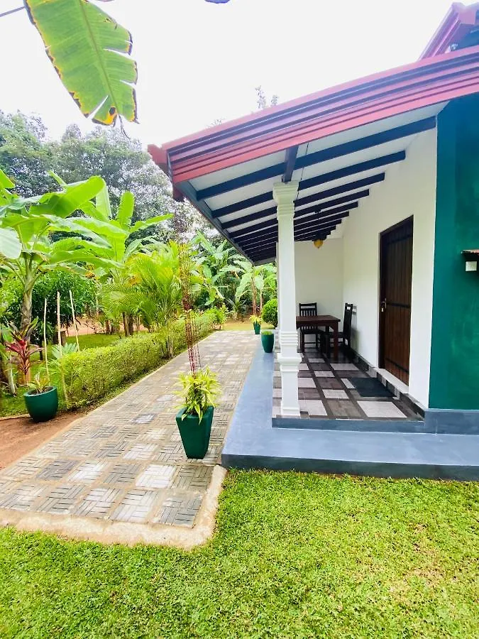 Guest house The Hutt Habarana Hotel