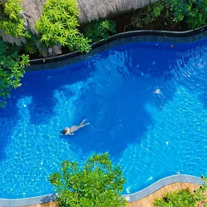 3* אתר נופש Tree House Mutu Village